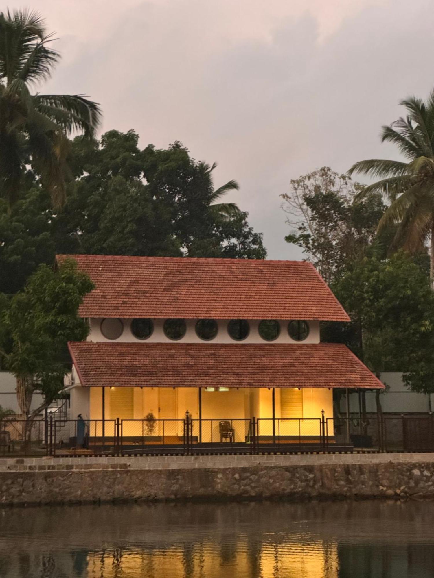 Blue Lake Villa كولاّم المظهر الخارجي الصورة