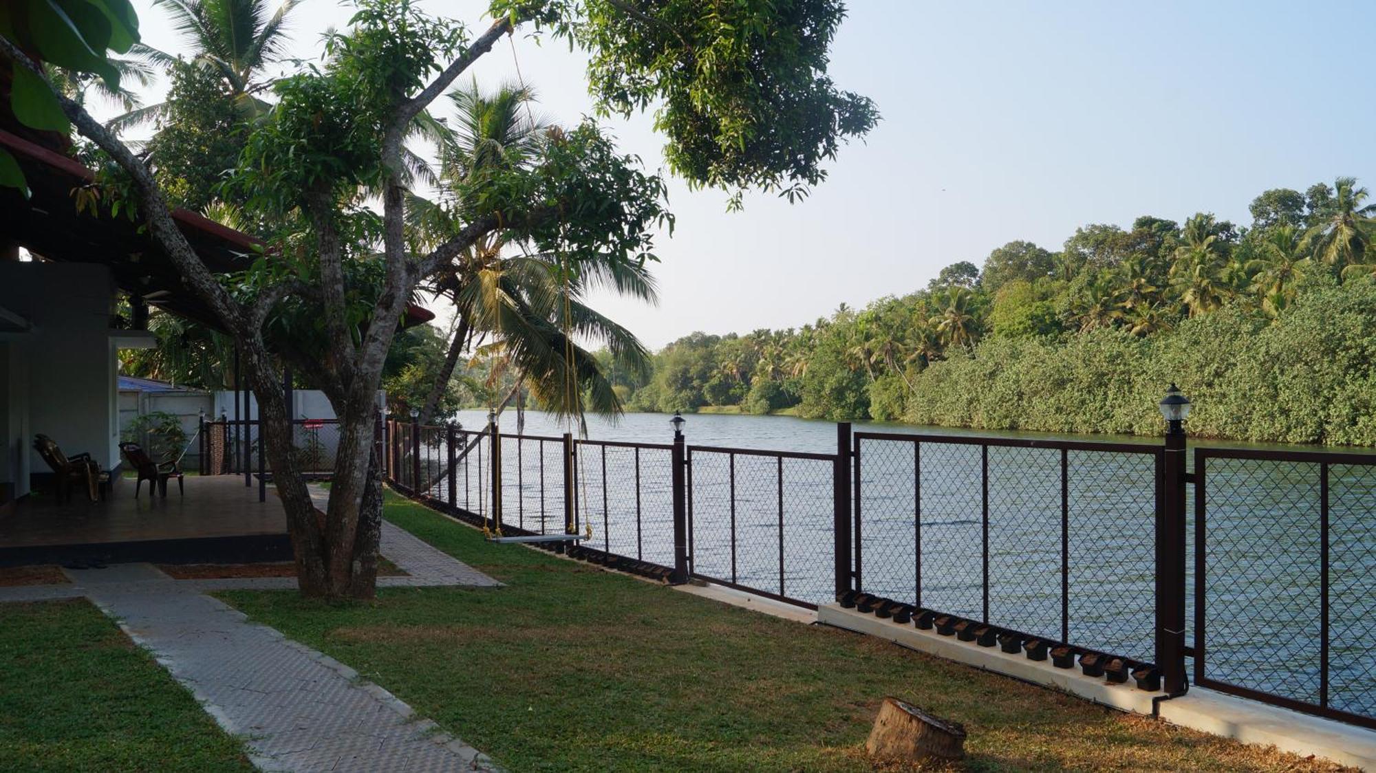 Blue Lake Villa كولاّم المظهر الخارجي الصورة