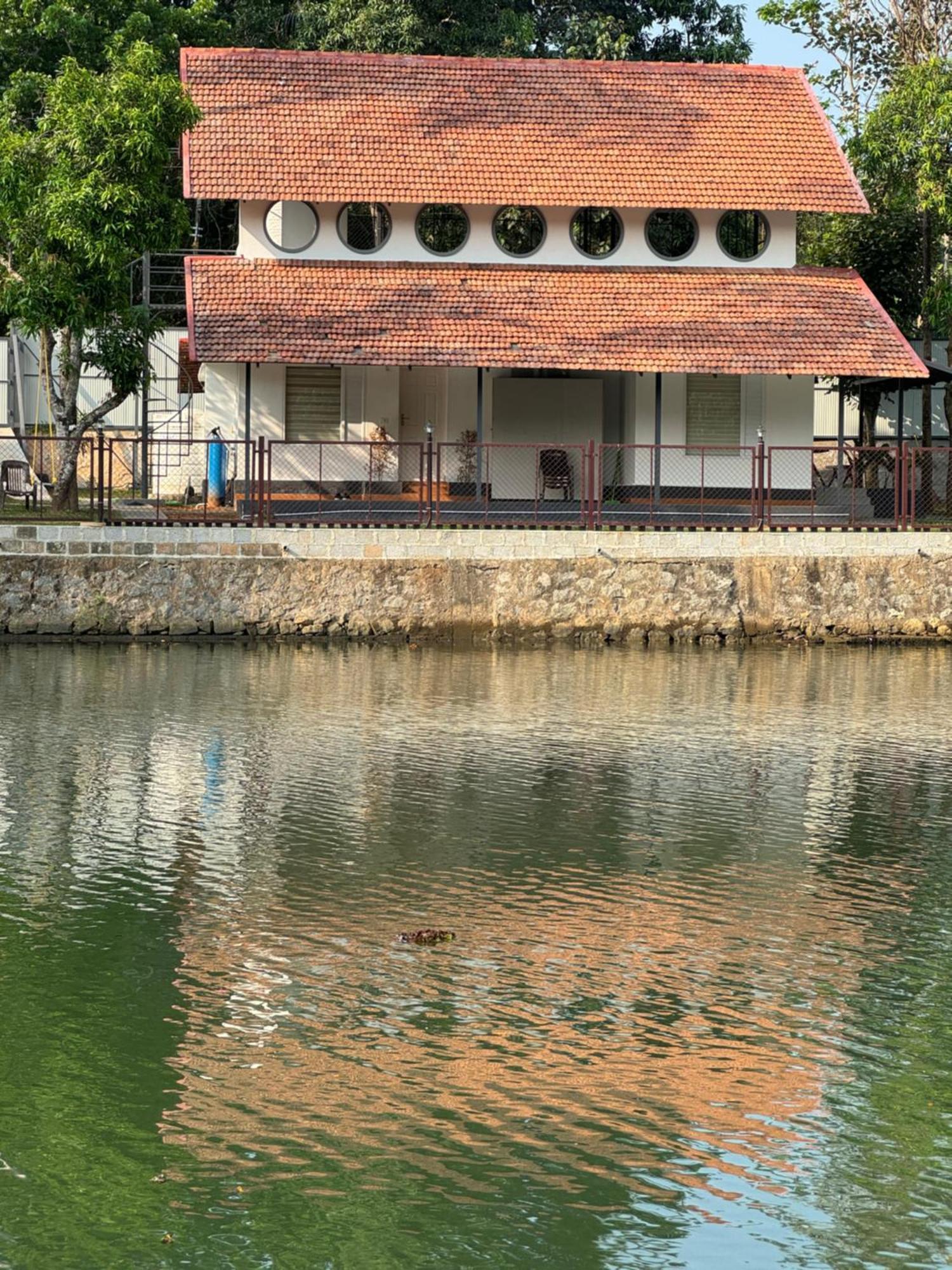 Blue Lake Villa كولاّم المظهر الخارجي الصورة